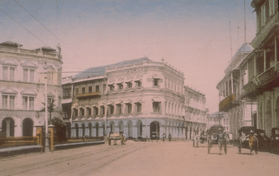 junction of Robinson Road and Finlayson Green (colloquially known as <i>lau pa sat kao</i>)
