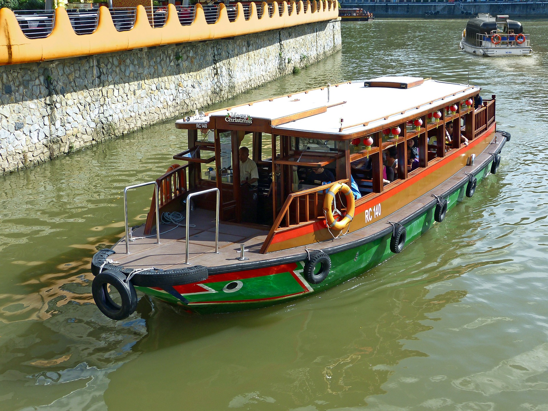 river taxi